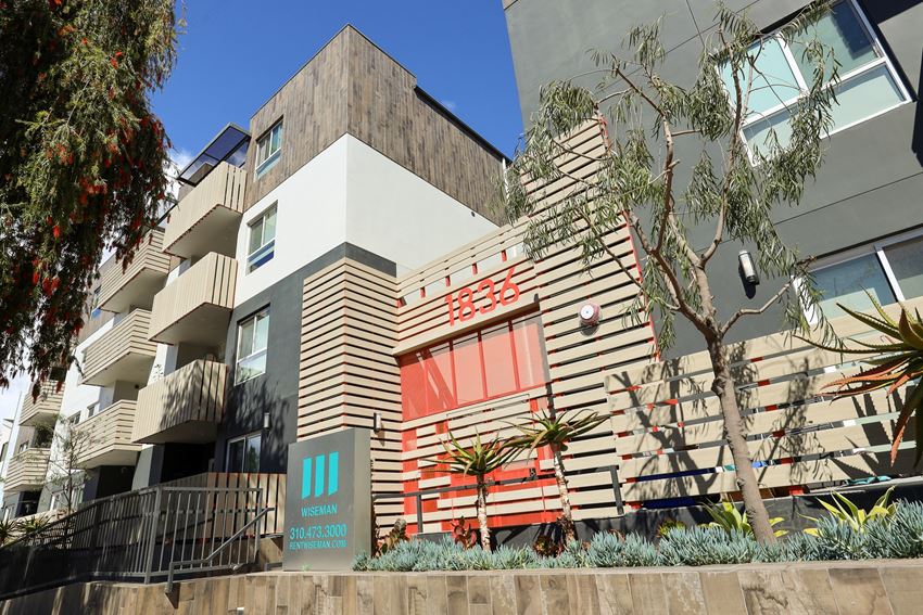 Colby Missouri By Wiseman Apartments, 1836 Colby Ave., Los Angeles, CA